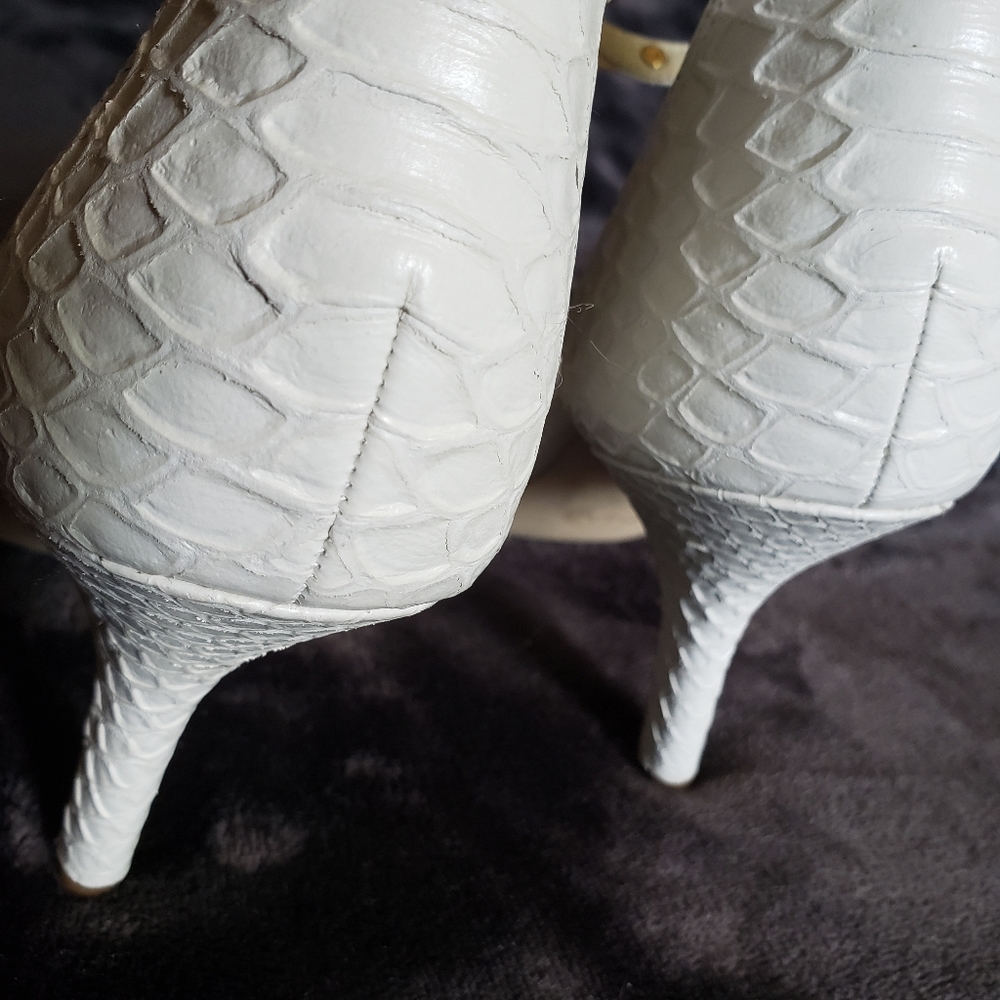 Michael Kors White Snakeskin Sandals - Picture 5 of 11